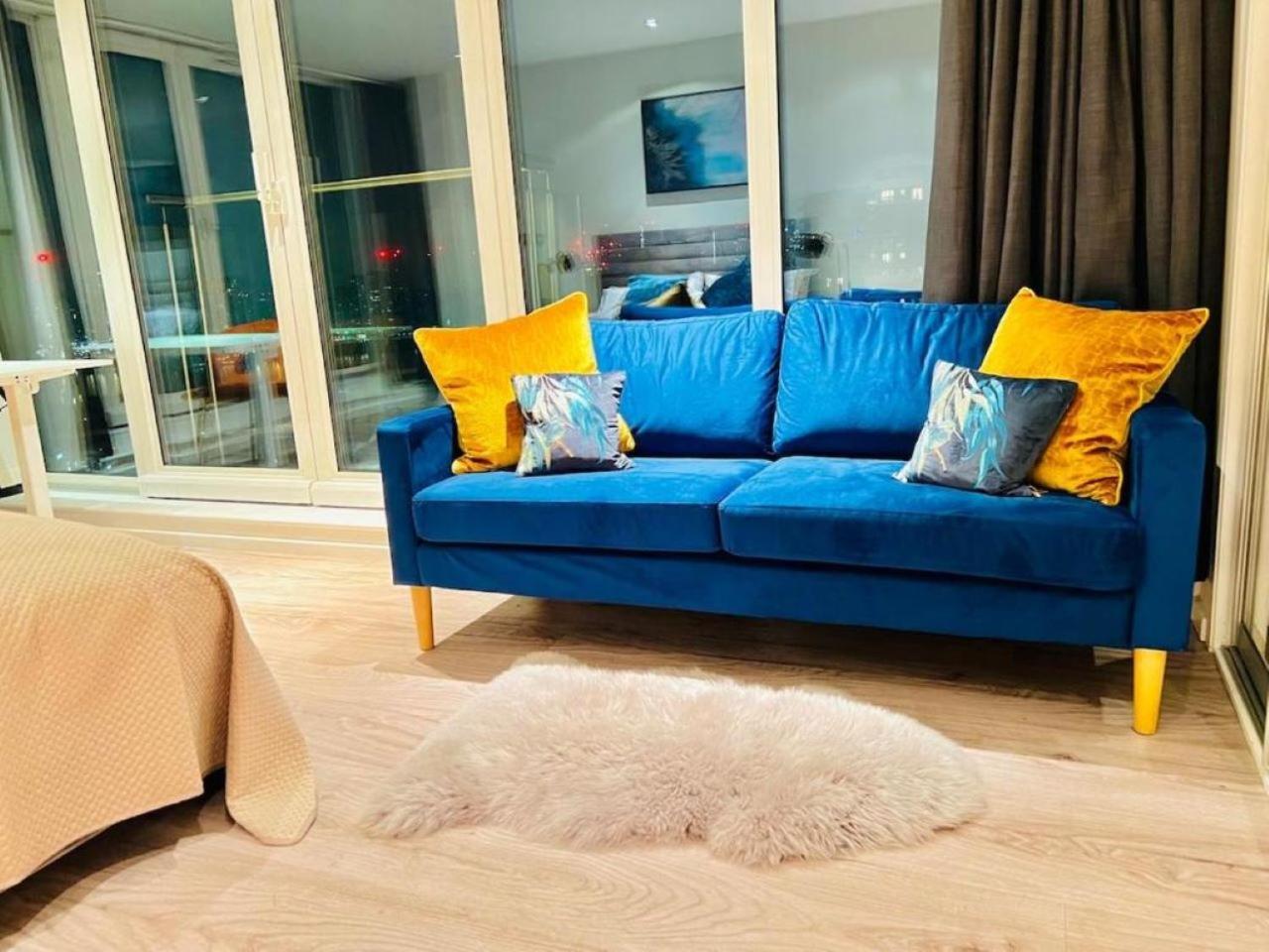 Apartment Luxury With Stunning Views In Prime Location - Perfect For Business Or Leisure London