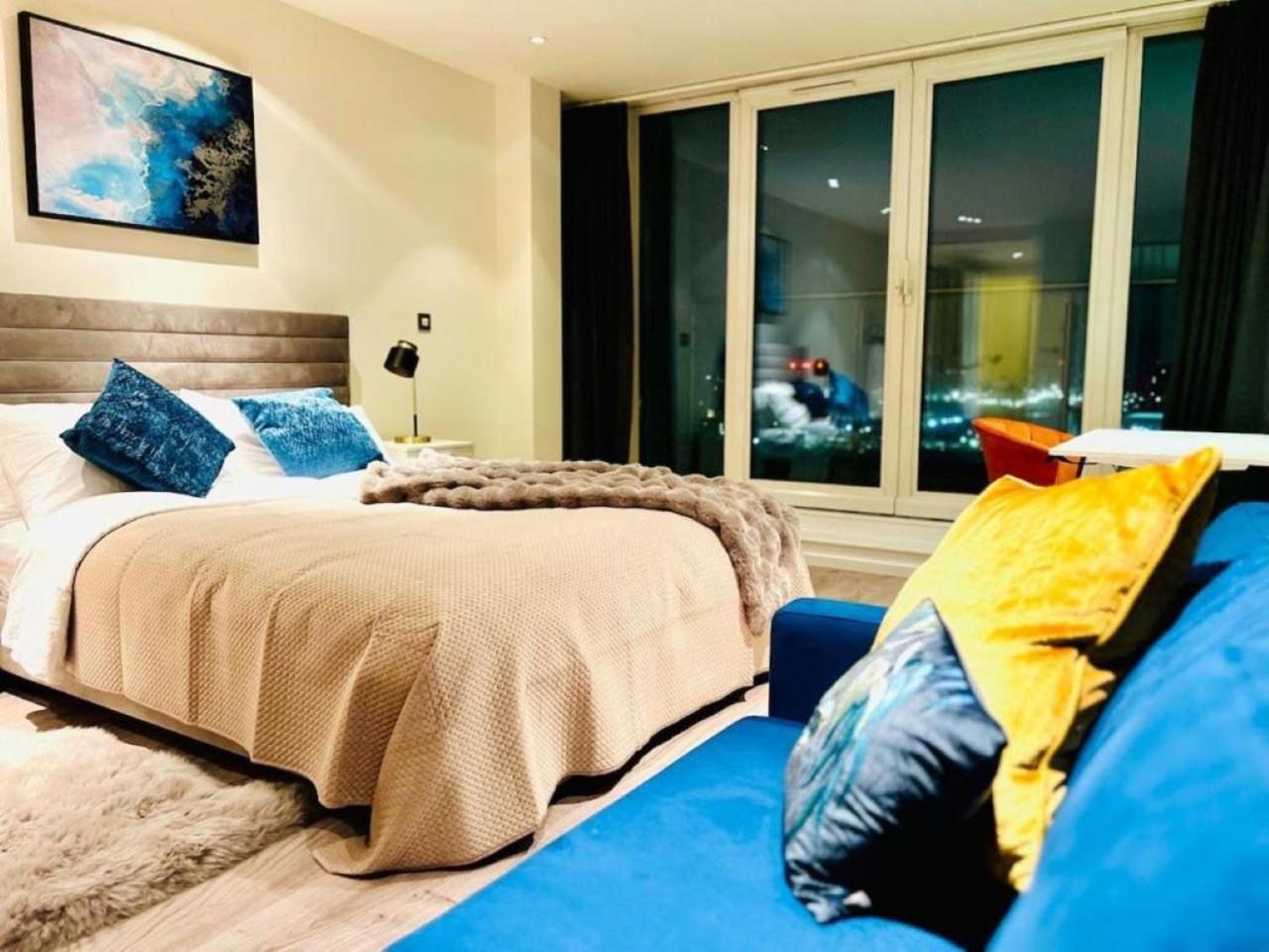 Luxury With Stunning Views In Prime Location - Perfect For Business Or Leisure * London