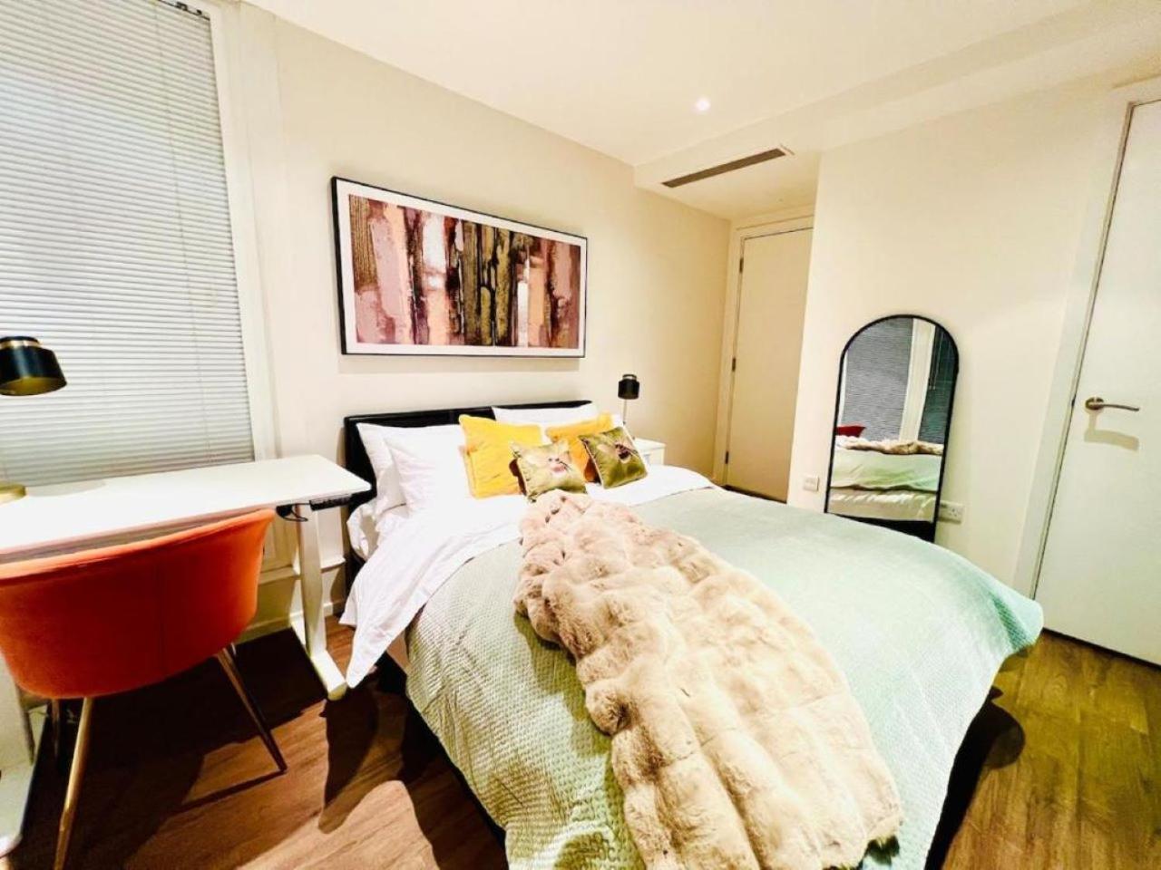 Luxury With Stunning Views In Prime Location - Perfect For Business Or Leisure Apartment