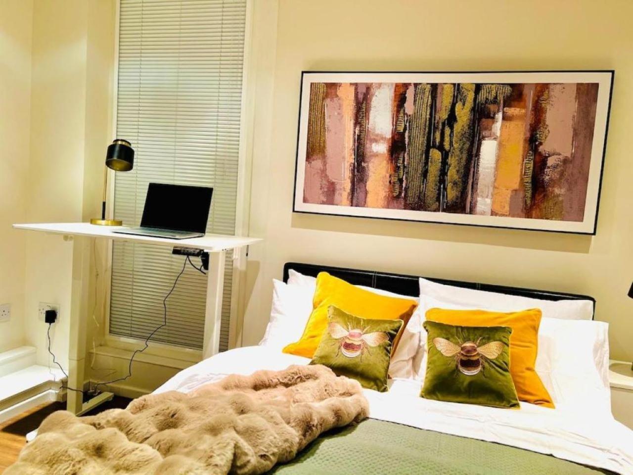 Luxury With Stunning Views In Prime Location - Perfect For Business Or Leisure Apartment London